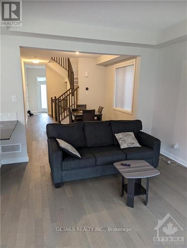 2484 Watercolours Way, Ottawa, ON - Indoor Photo Showing Living Room