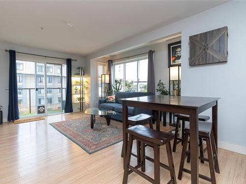 401-356 Gorge Rd East, Victoria, BC - Indoor Photo Showing Dining Room