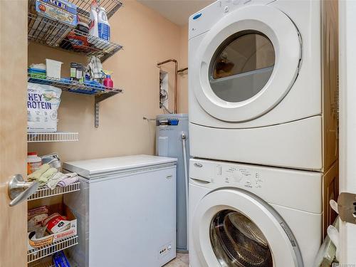 102-10421 Resthaven Dr, Sidney, BC - Indoor Photo Showing Laundry Room