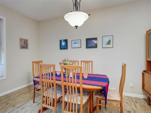 102-10421 Resthaven Dr, Sidney, BC - Indoor Photo Showing Dining Room