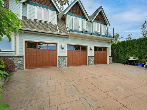 7014 Beach View Crt, Central Saanich, BC 