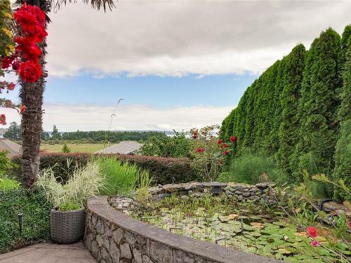 7014 Beach View Crt, Central Saanich, BC 