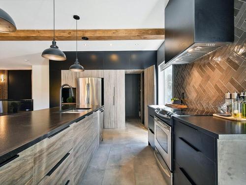 Kitchen - 61 Rue Du Hameau, Saint-Côme, QC - Indoor Photo Showing Kitchen With Upgraded Kitchen