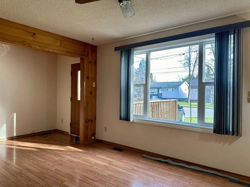 1011 Christie Avenue N, Fort Frances, ON - Indoor Photo Showing Other Room