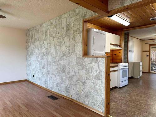 1011 Christie Avenue N, Fort Frances, ON - Indoor Photo Showing Kitchen