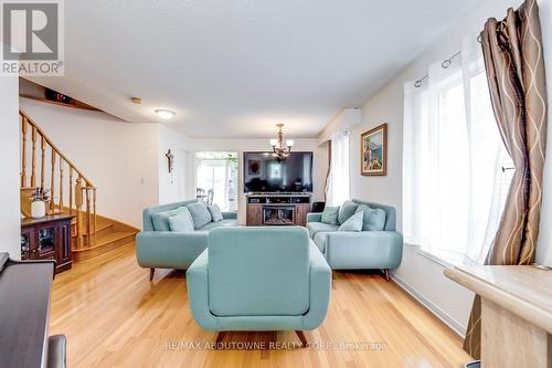 50 Casabel Drive, Vaughan, ON - Indoor Photo Showing Living Room