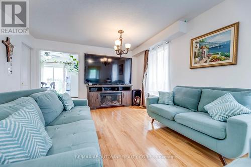 50 Casabel Drive, Vaughan, ON - Indoor Photo Showing Living Room