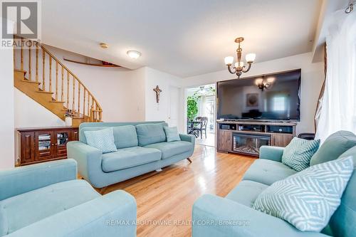 50 Casabel Drive, Vaughan, ON - Indoor Photo Showing Living Room