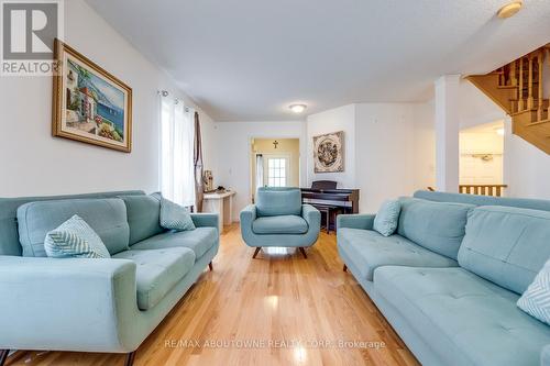 50 Casabel Drive, Vaughan, ON - Indoor Photo Showing Living Room