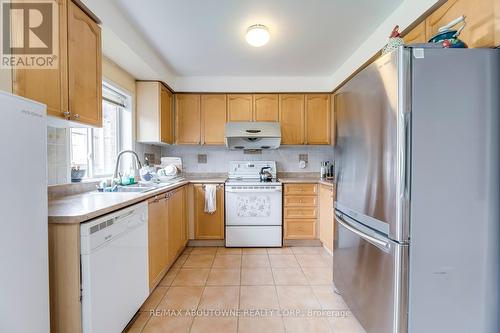 50 Casabel Drive, Vaughan, ON - Indoor Photo Showing Kitchen