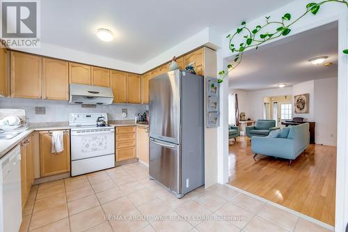 50 Casabel Drive, Vaughan, ON - Indoor Photo Showing Kitchen