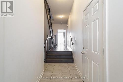 207 Fowley Drive, Oakville, ON - Indoor Photo Showing Other Room