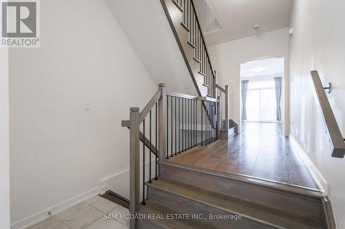 207 Fowley Drive, Oakville, ON - Indoor Photo Showing Other Room