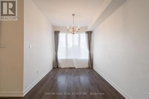 207 Fowley Drive, Oakville, ON - Indoor Photo Showing Other Room