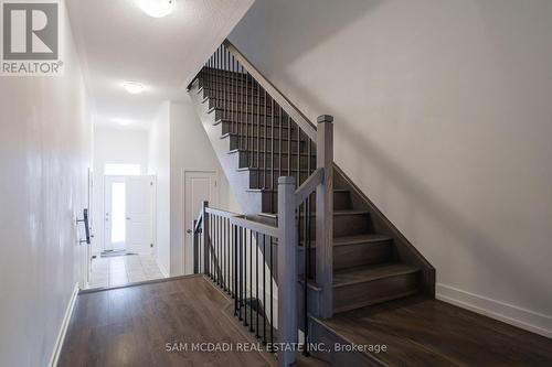 207 Fowley Drive, Oakville, ON - Indoor Photo Showing Other Room