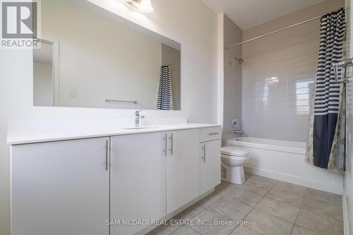 207 Fowley Drive, Oakville, ON - Indoor Photo Showing Bathroom