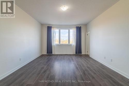 207 Fowley Drive, Oakville, ON - Indoor Photo Showing Other Room