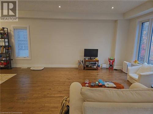 117 Nathalie Street, Kitchener, ON - Indoor Photo Showing Living Room