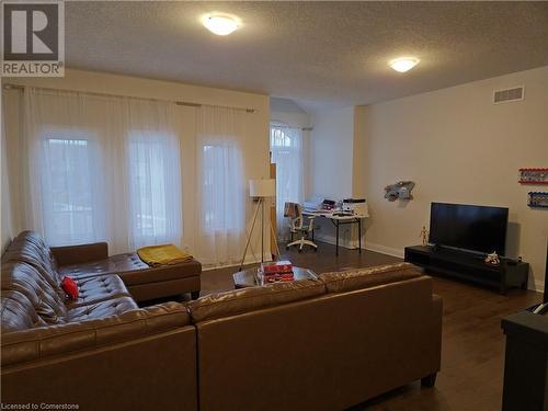 117 Nathalie Street, Kitchener, ON - Indoor Photo Showing Living Room