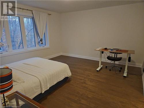 117 Nathalie Street, Kitchener, ON - Indoor Photo Showing Bedroom