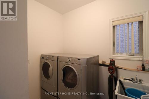 395 Peter Rupert Avenue E, Vaughan, ON - Indoor Photo Showing Laundry Room