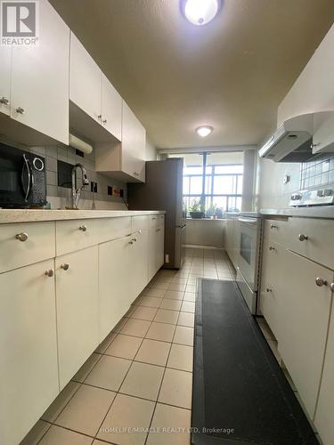 903 - 18 Knightsbridge Road, Brampton, ON - Indoor Photo Showing Kitchen