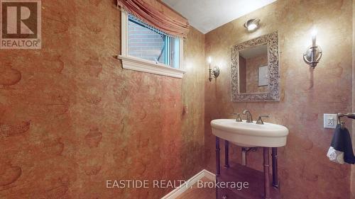 3263 Credit Heights Drive, Mississauga, ON - Indoor Photo Showing Bathroom