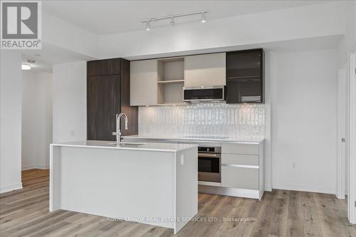 529 - 395 Dundas Street, Oakville, ON - Indoor Photo Showing Kitchen