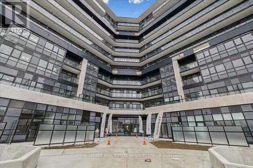 529 - 395 Dundas Street, Oakville, ON - Outdoor