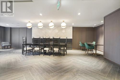 529 - 395 Dundas Street, Oakville, ON - Indoor Photo Showing Dining Room