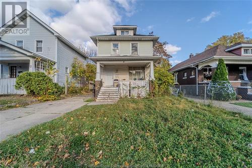 694 Partington Avenue, Windsor, ON - Outdoor With Deck Patio Veranda With Facade