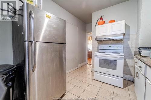 694 Partington Avenue, Windsor, ON - Indoor Photo Showing Kitchen