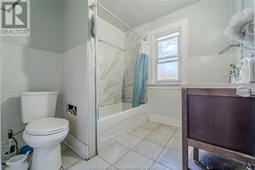 694 Partington Avenue, Windsor, ON - Indoor Photo Showing Bathroom