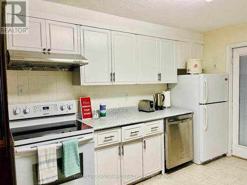 333 Hickory Street, Collingwood, ON - Indoor Photo Showing Kitchen