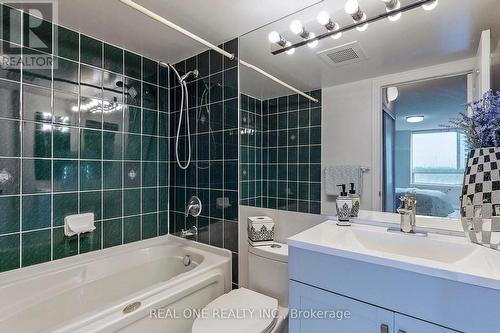 1203 - 88 Grandview Way, Toronto, ON - Indoor Photo Showing Bathroom