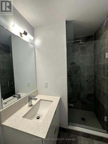 403 - 30 Elm Drive W, Mississauga, ON - Indoor Photo Showing Bathroom