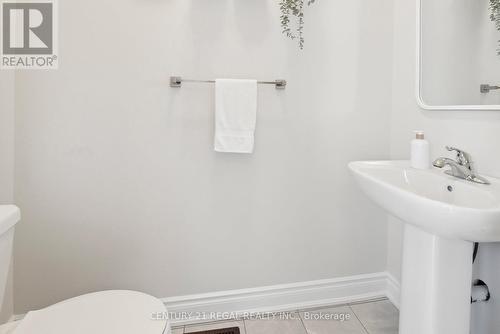 126 Heritage Street, Bradford West Gwillimbury, ON - Indoor Photo Showing Bathroom