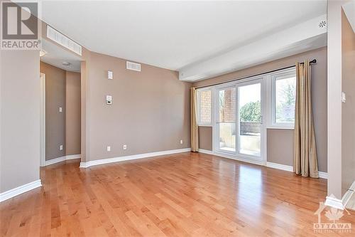 Living room - 139 Harthill Way Unit#B, Ottawa, ON - Indoor Photo Showing Other Room