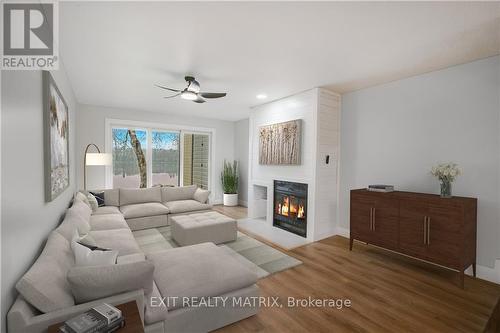 14 - 2890 Presqu'Ile Road, Alfred And Plantagenet, ON - Indoor Photo Showing Living Room With Fireplace