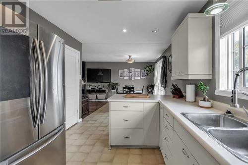 2747 Ross Avenue, Cornwall, ON - Indoor Photo Showing Kitchen With Double Sink