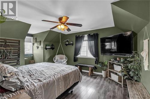 2747 Ross Avenue, Cornwall, ON - Indoor Photo Showing Bedroom