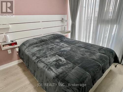 4006 - 50 Wellesley Street E, Toronto, ON - Indoor Photo Showing Bedroom