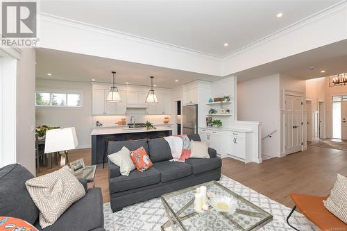 1824 Crown Isle Blvd, Courtenay, BC - Indoor Photo Showing Living Room