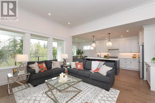 1824 Crown Isle Blvd, Courtenay, BC - Indoor Photo Showing Living Room