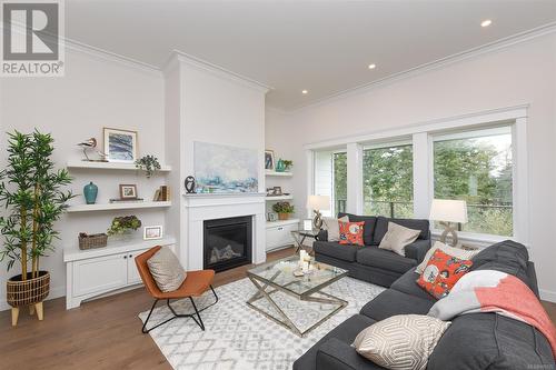 1824 Crown Isle Blvd, Courtenay, BC - Indoor Photo Showing Living Room With Fireplace