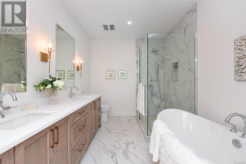 1824 Crown Isle Blvd, Courtenay, BC - Indoor Photo Showing Bathroom