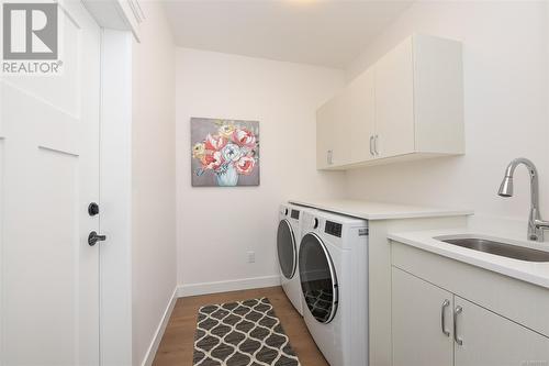 1824 Crown Isle Blvd, Courtenay, BC - Indoor Photo Showing Laundry Room