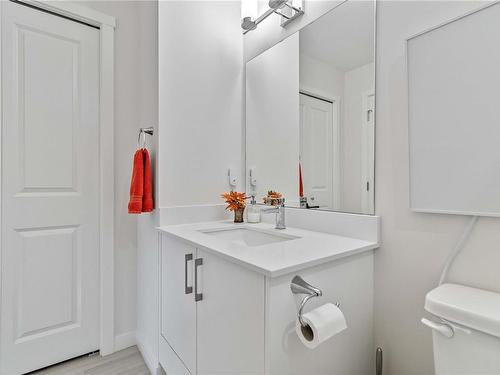 407-842 Orono Ave, Langford, BC - Indoor Photo Showing Bathroom