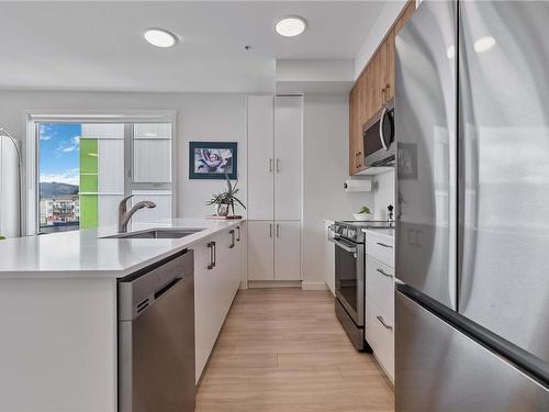 407-842 Orono Ave, Langford, BC - Indoor Photo Showing Kitchen With Stainless Steel Kitchen With Upgraded Kitchen