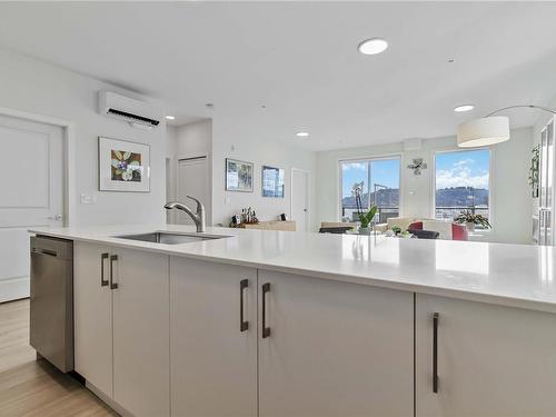 407-842 Orono Ave, Langford, BC - Indoor Photo Showing Kitchen